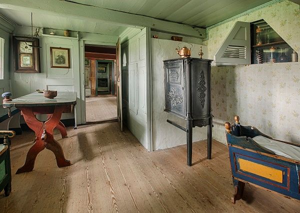 Dagligkammeret med bilæggerovn på Museumsgården