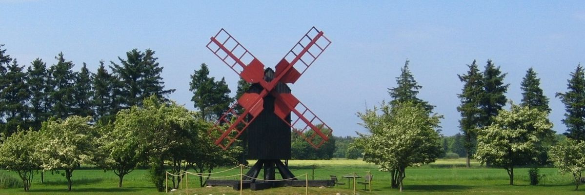 Stubmøllen er placeret ved Museumsgården på Læsø