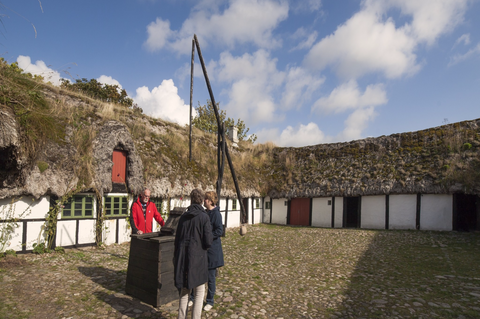 Der Museumshof auf Læsø hat ein imponierendes Tangdach.